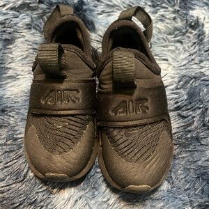 Nike Kids Black Slip-On Air Knit Sneakers